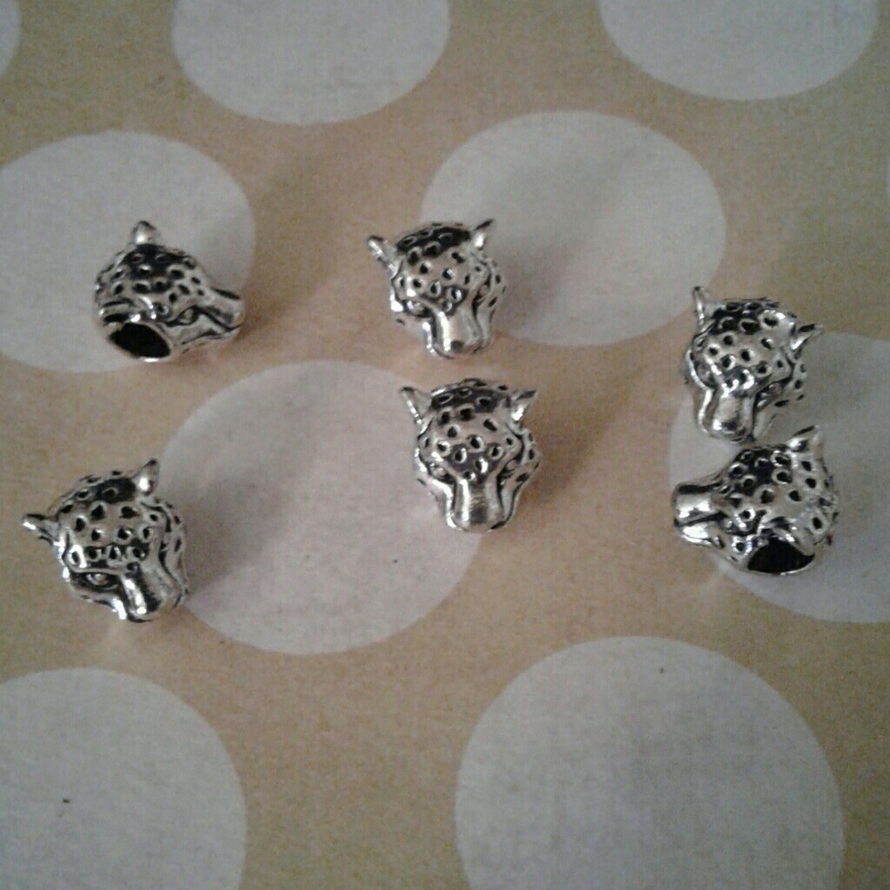 6 cheetah head euro beads